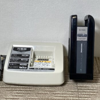 【中古】ブリヂストン 電動アシスト自転車 子乗せ バッテリー X82-32 充電台セット
