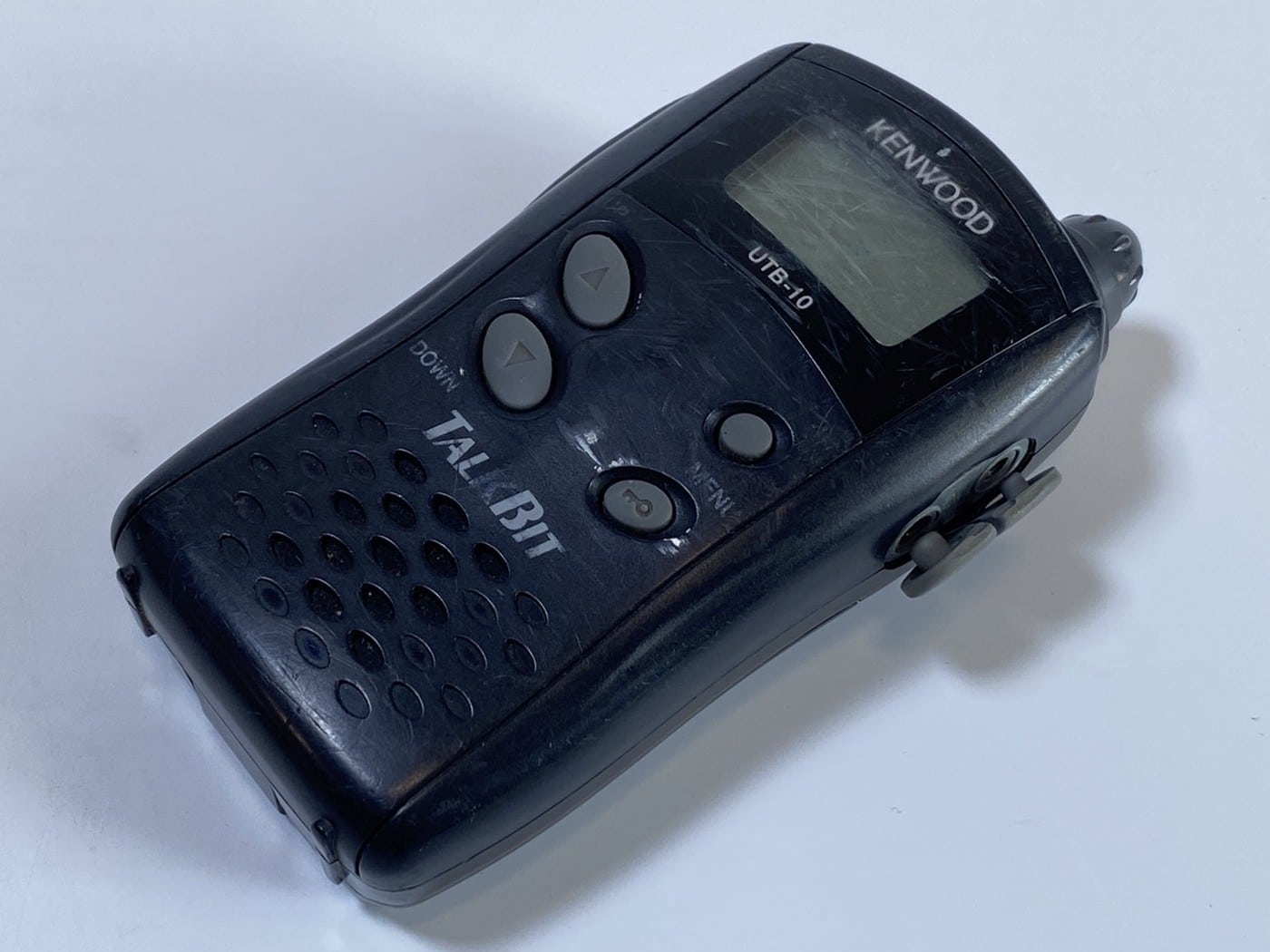 【中古】JVCケンウッド TALKBIT トークビット 免許資格不要 特定小電力トランシーバー UTB-10 UTB-10