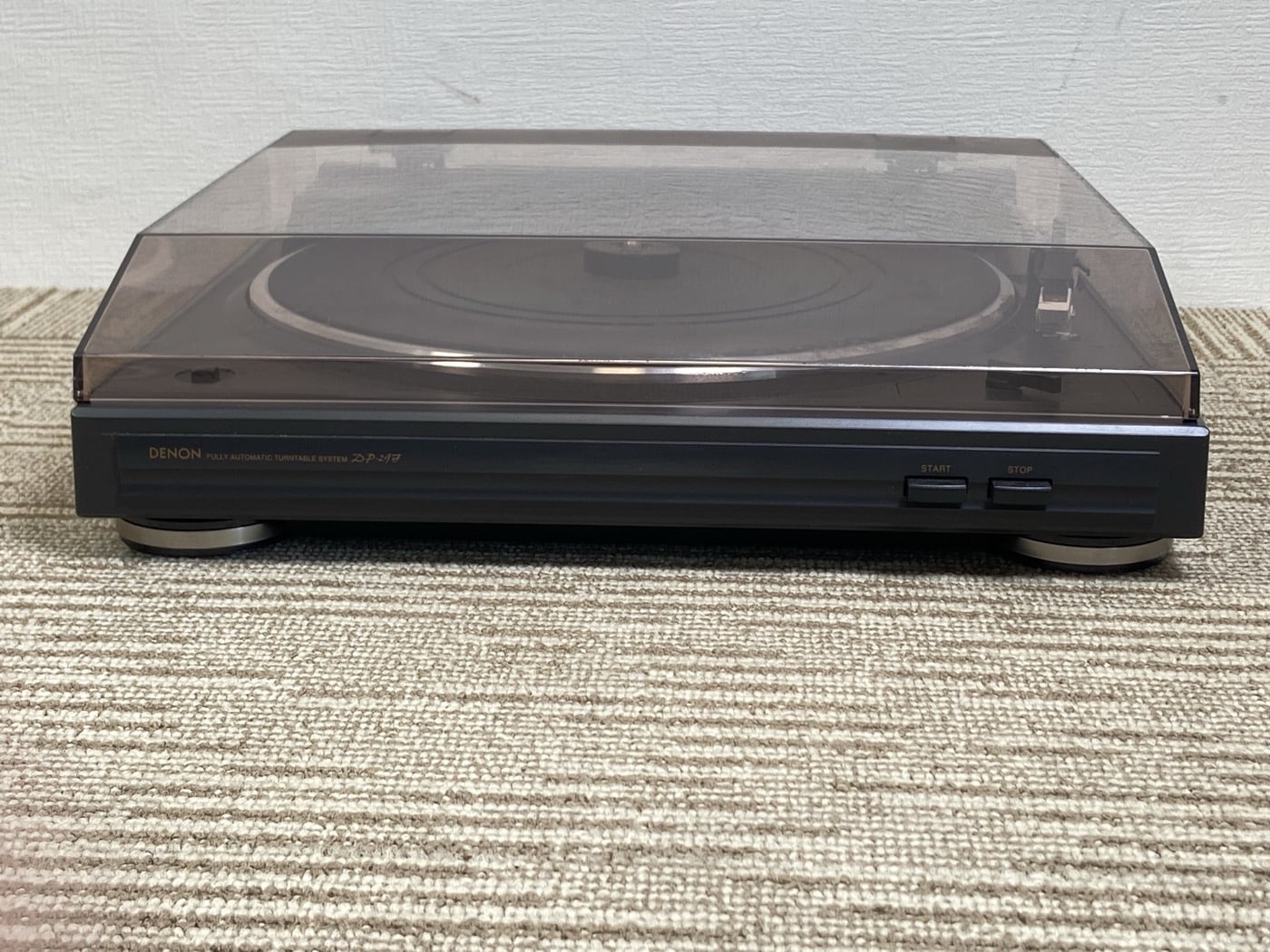 【中古】デノン Denon DP-29F アナログレコードプレーヤー フォノイコライザー付 フルオート カートリッジ付属 シルバー DP-29FS - 画像 (2)
