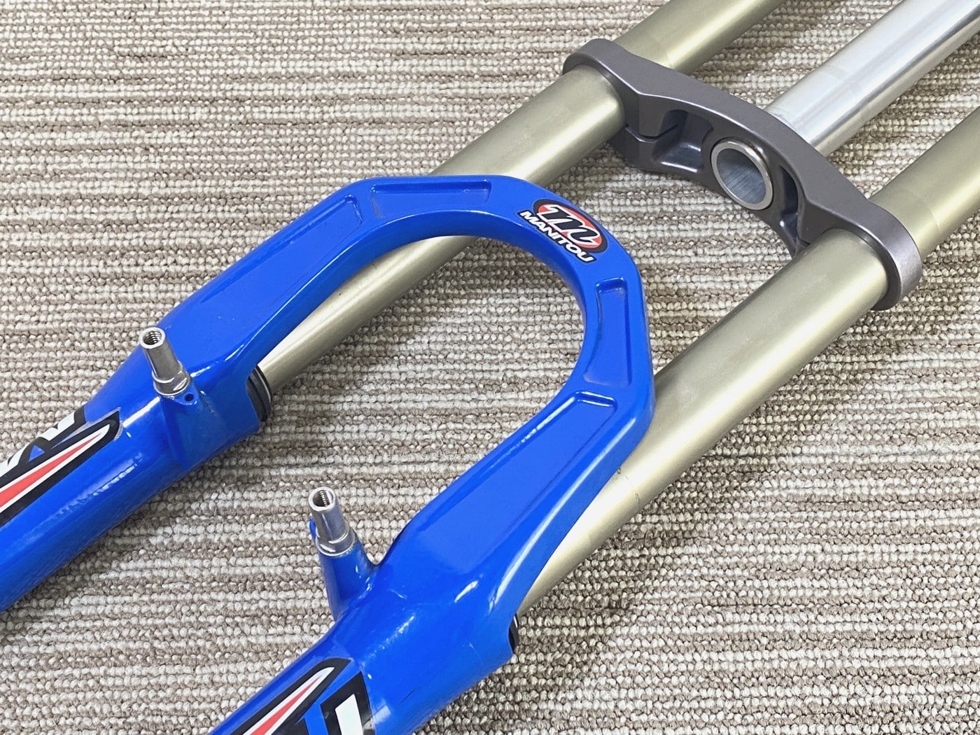 【中古】MANITOU X-VERT DC フォーク - 画像 (3)