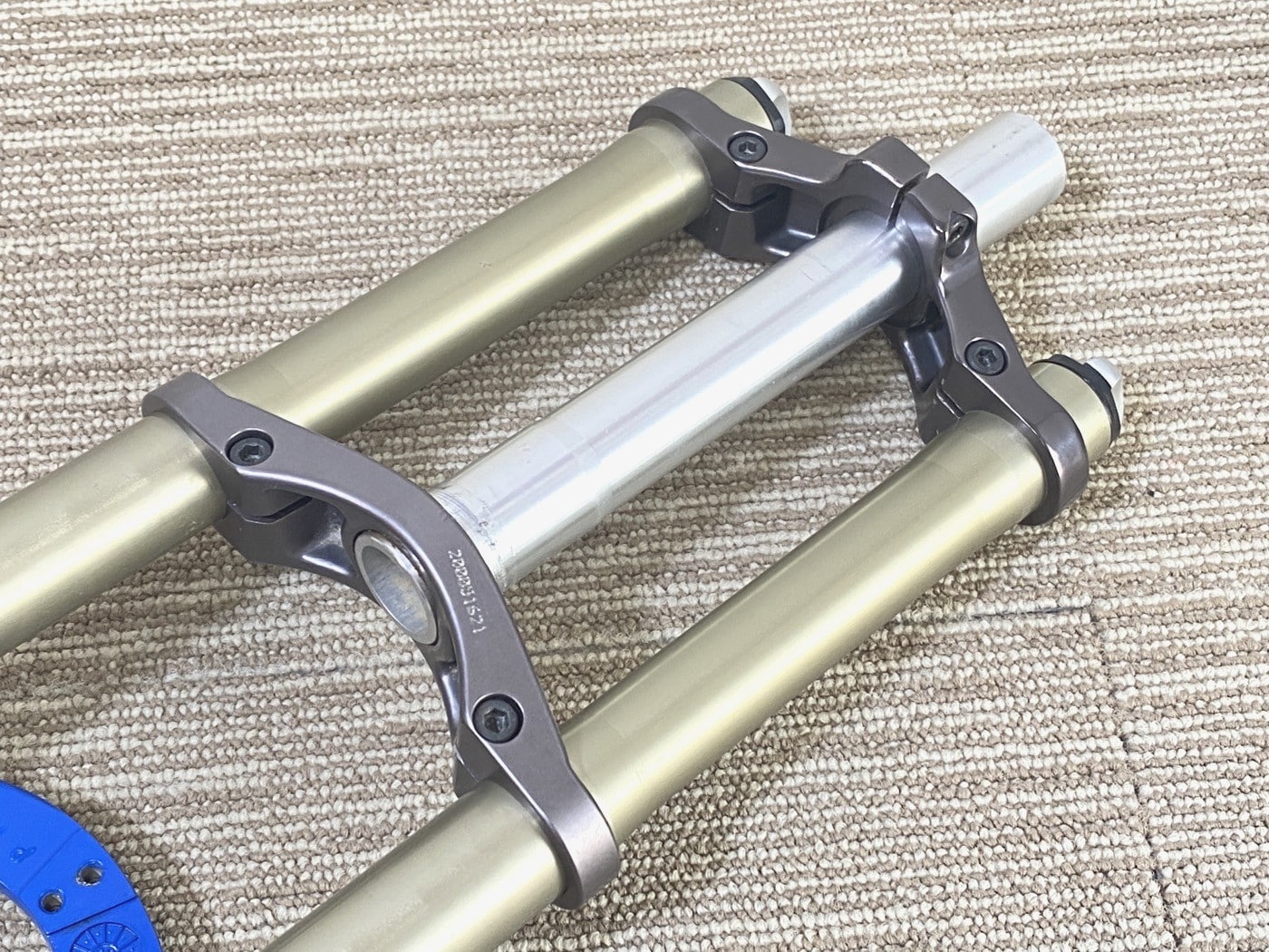 【中古】MANITOU X-VERT DC フォーク - 画像 (7)