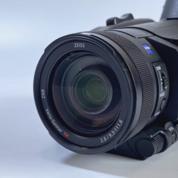 Alternative view of 【中古】SONY FDR-AX700 ビデオカメラ
