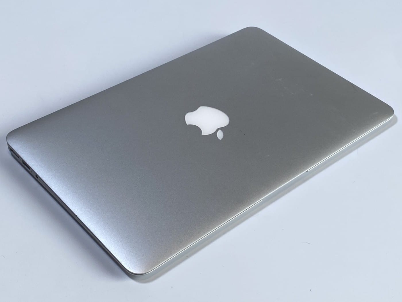 【中古・現状渡し】APPLE MacBook Air A1465 - 画像 (4)