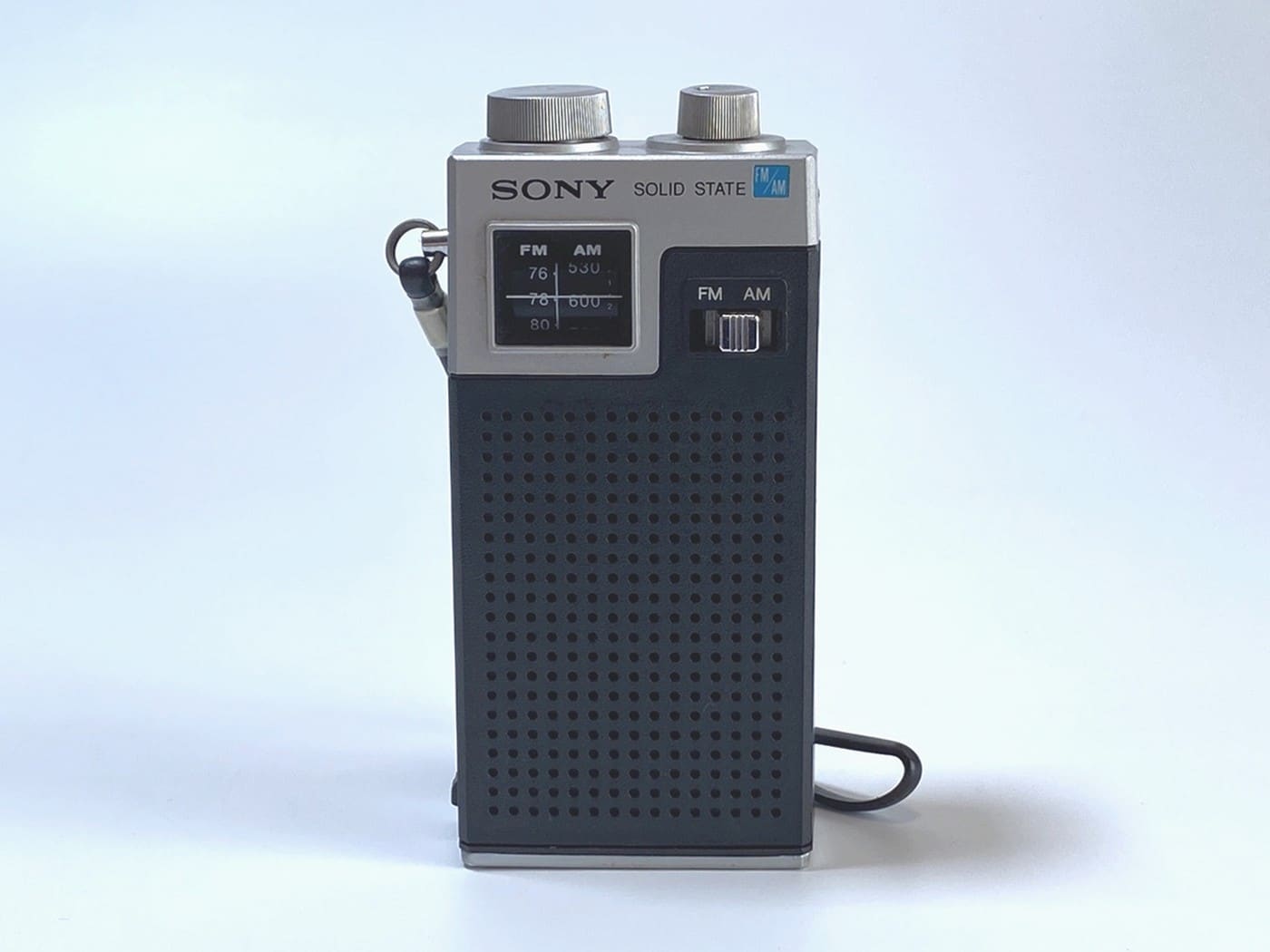 【中古・現状渡し】SONY TFM-4500 AM/FMラジオ - 画像 (2)