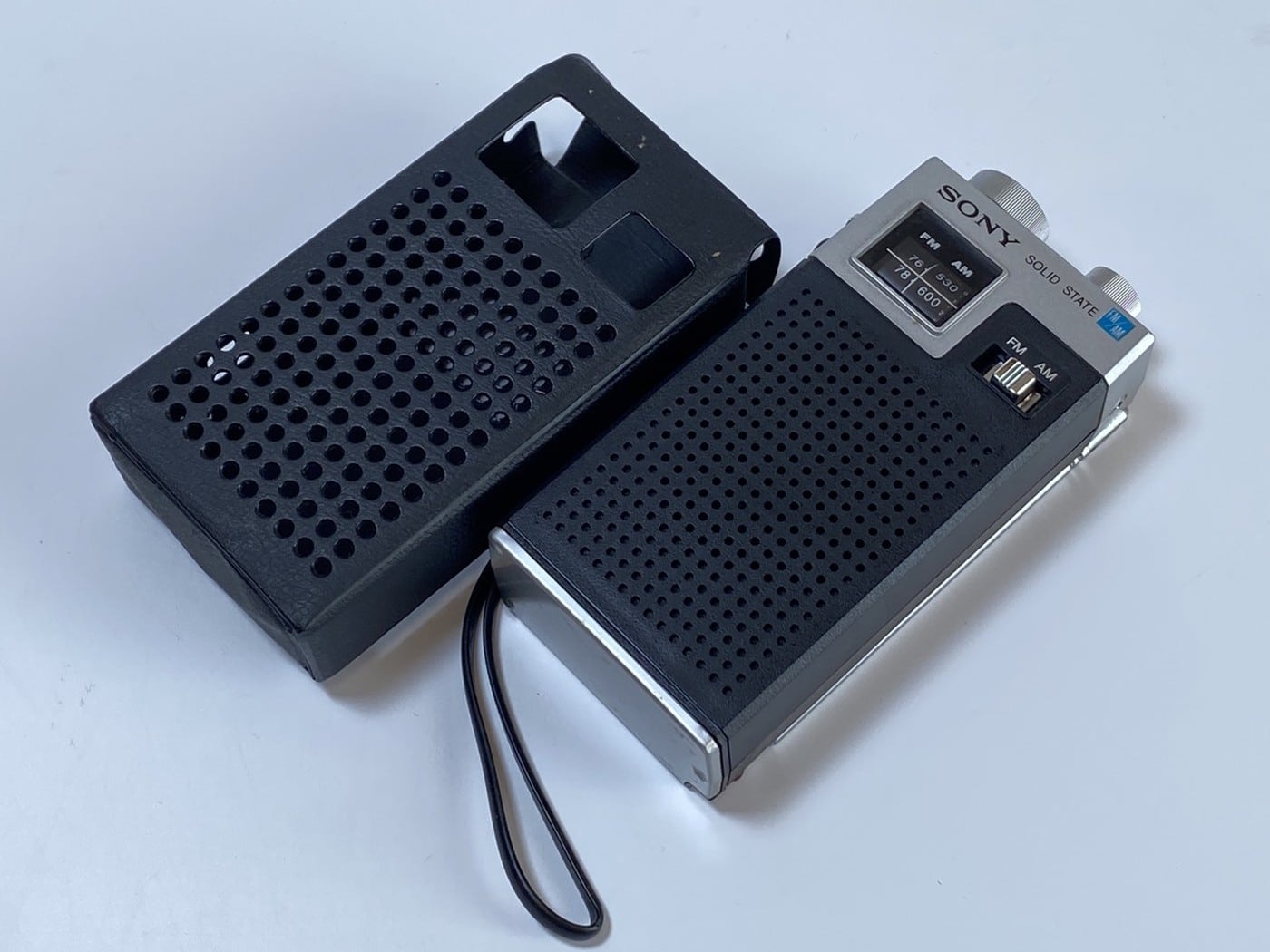 【中古・現状渡し】SONY TFM-4500 AM/FMラジオ - 画像 (7)