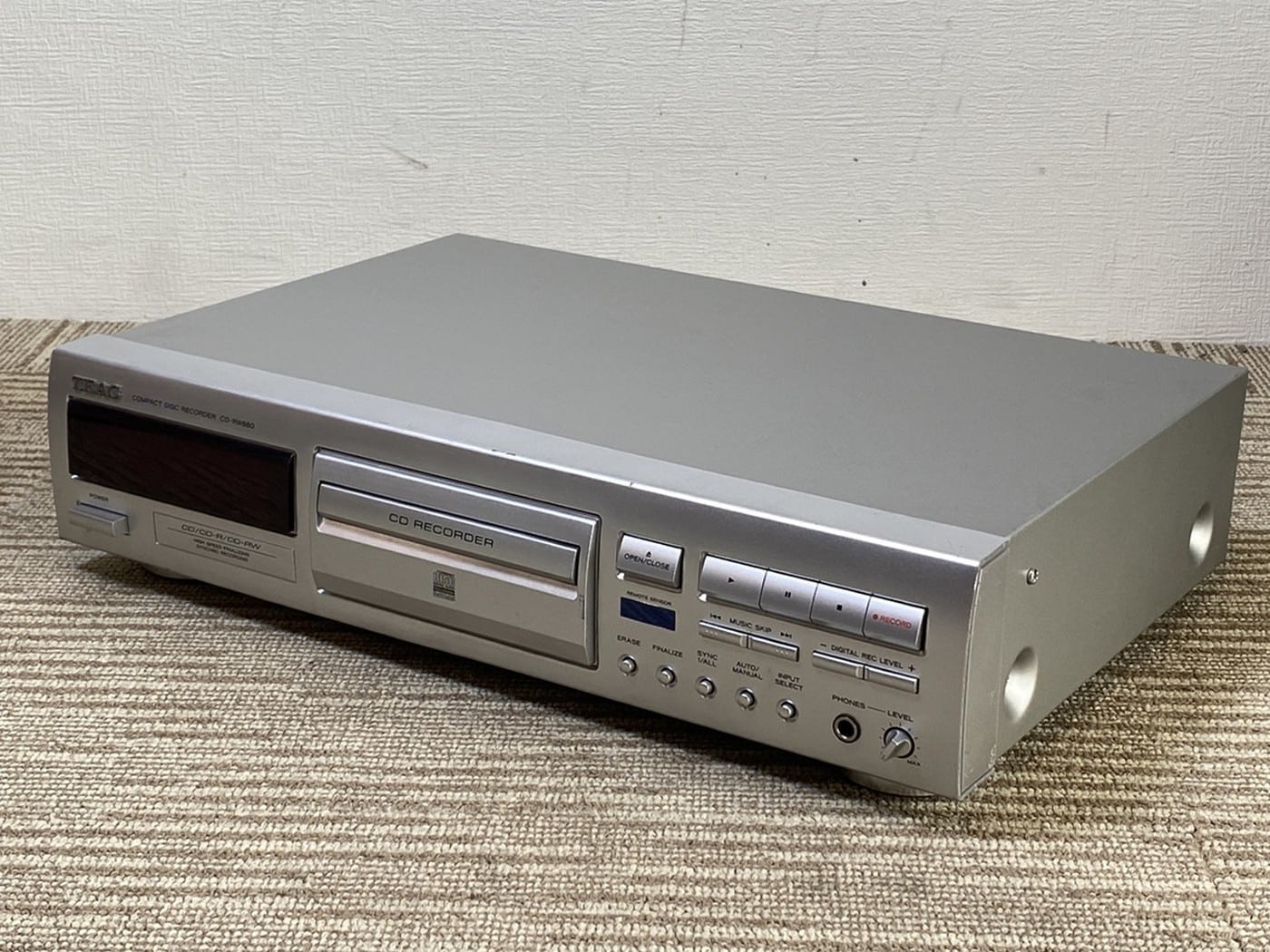【中古】TEAC CD-RW880 CDプレーヤー