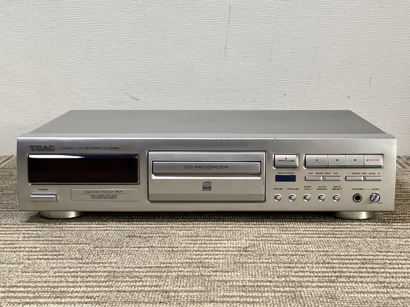 【中古】TEAC CD-RW880 CDプレーヤー - 画像 (2)