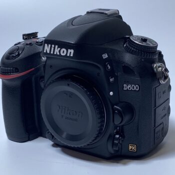 【中古】NIKON D600 ボディ 一眼レフカメラ