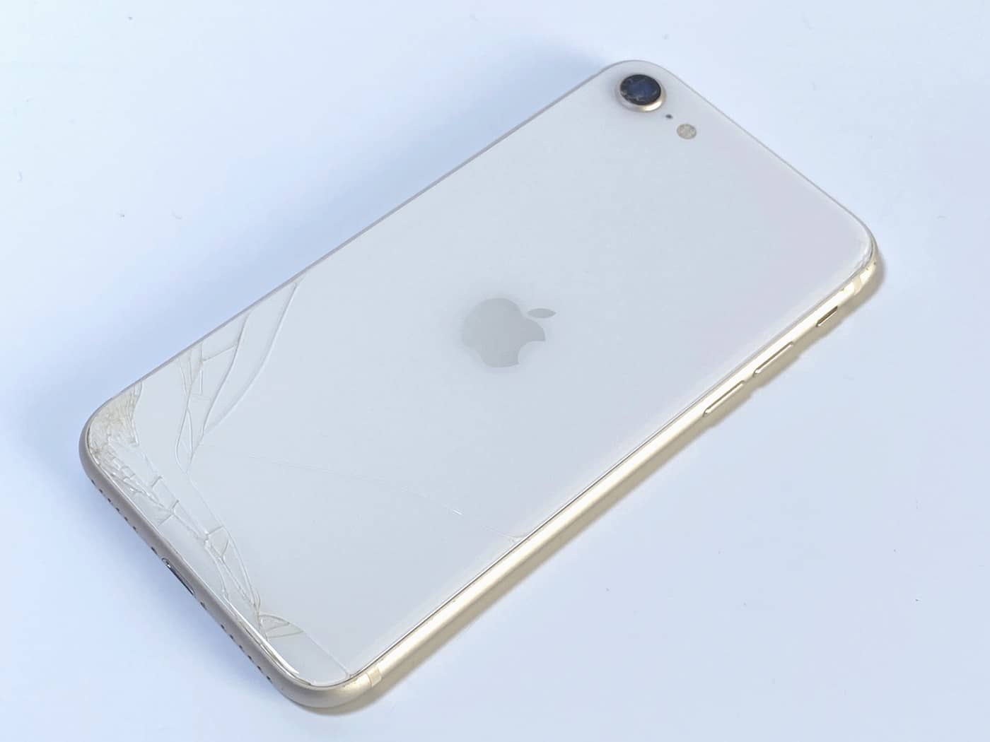 【中古・ジャンク】APPLE iPhone SE MMYD3J/A スマートフォン - 画像 (2)