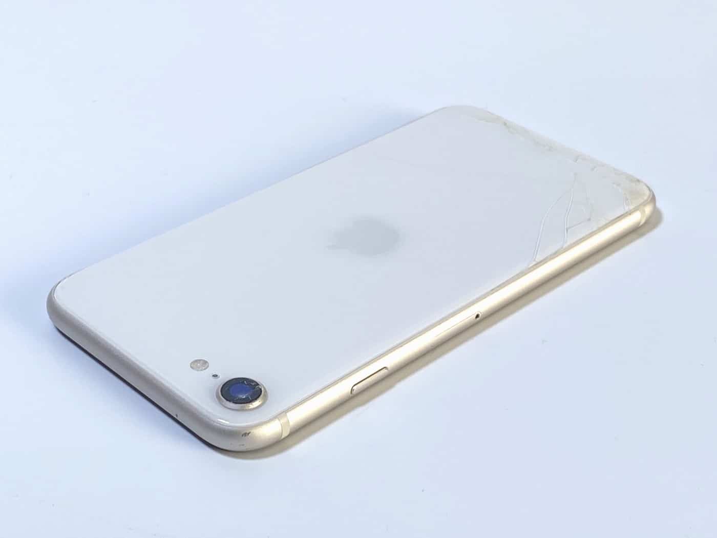 【中古・ジャンク】APPLE iPhone SE MMYD3J/A スマートフォン - 画像 (4)