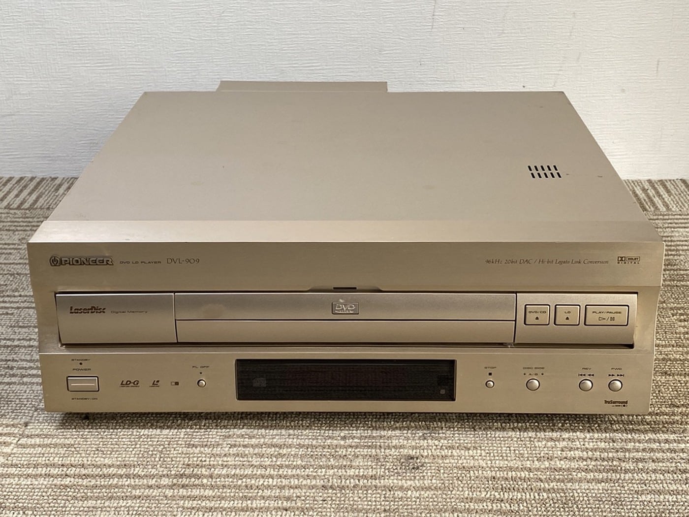 【中古・ジャンク】Pioneer DVL-909 LDプレーヤー - 画像 (2)