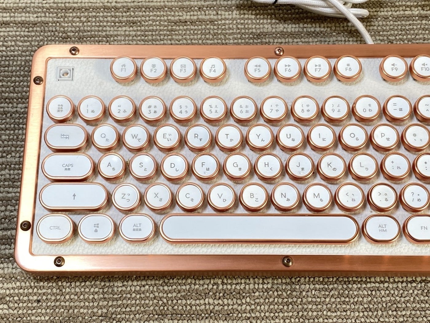【中古・現状渡し】AZIO RETRO CLASSIC MK-RETRO-L-02-JP キーボード - 画像 (2)
